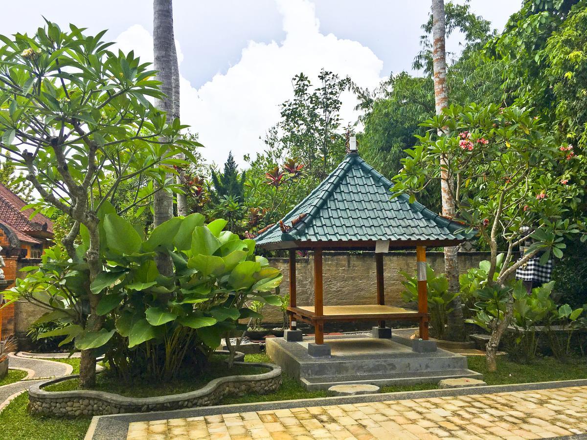 Wana Ukir Ubud Hotel Exterior photo